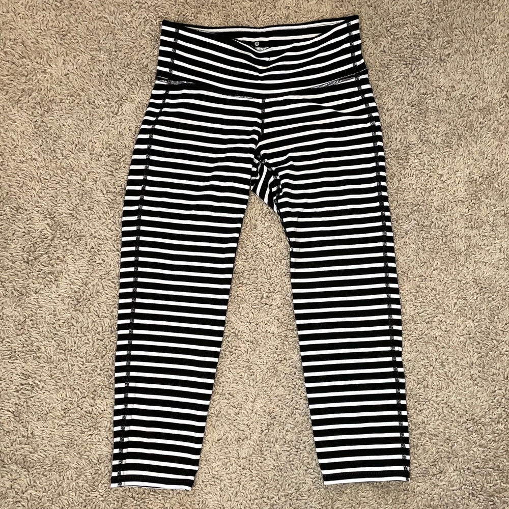 Athleta Stripe Capri Leggings Black White Size X Small